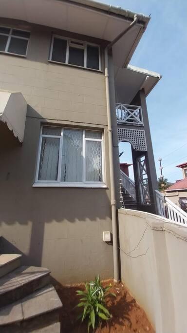 Spacious 1 Bedroom, Self Catering Apartment In Glenwood, Durban Dış mekan fotoğraf